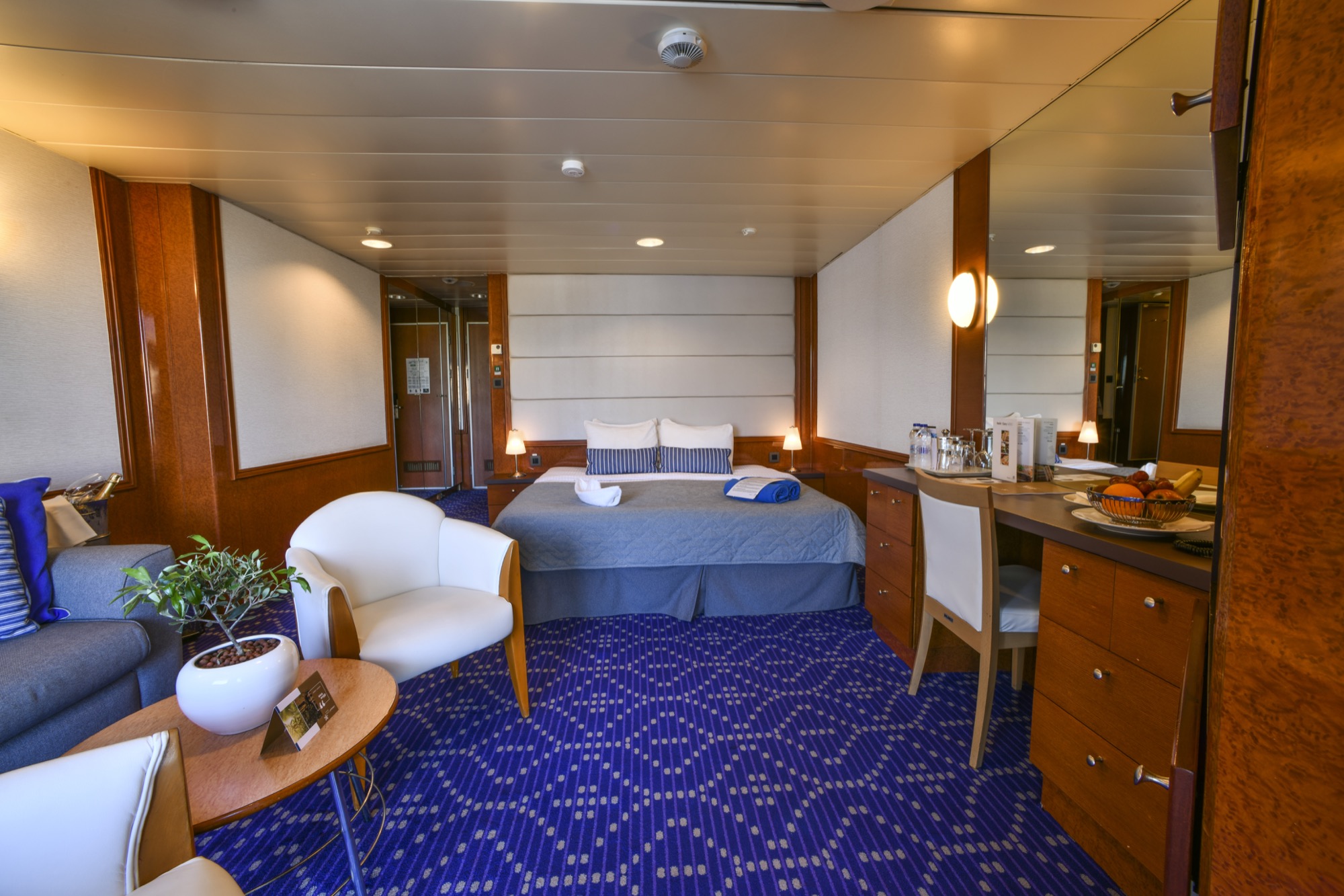 Celestyal Olympia Accommodation Balcony Suite SB 2 11.jpg